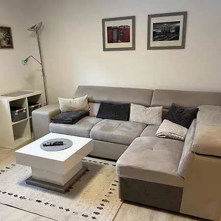 福格尔思贝格公寓 *